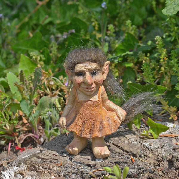 Troll Town - Troll Holding Her Dress - Prezents.com